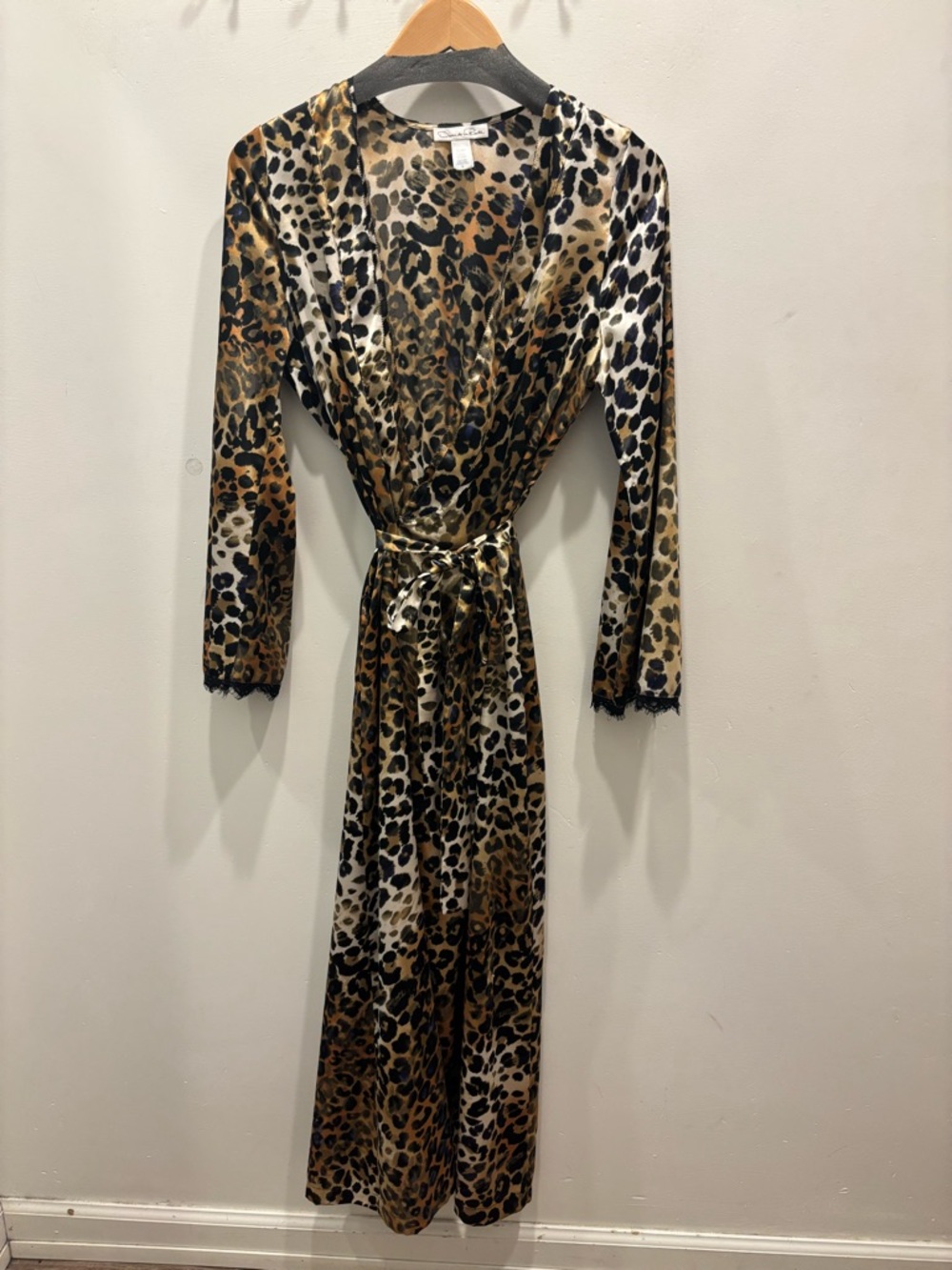 Oscar de la Renta Leopard Print Satin Wrap Dress/Robe